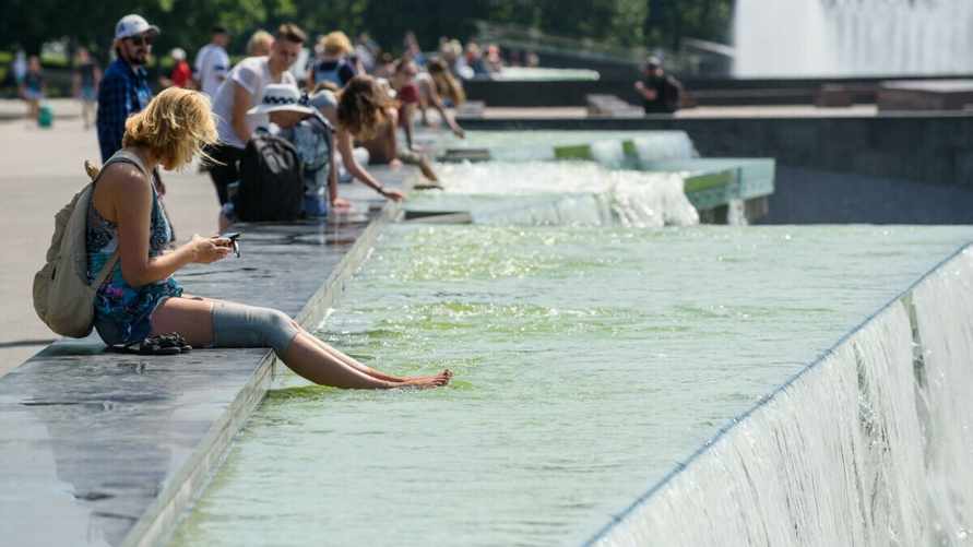 Когда в Беларусь рванет "супергорячий" воздух? Синоптики предупредили не только о дождях