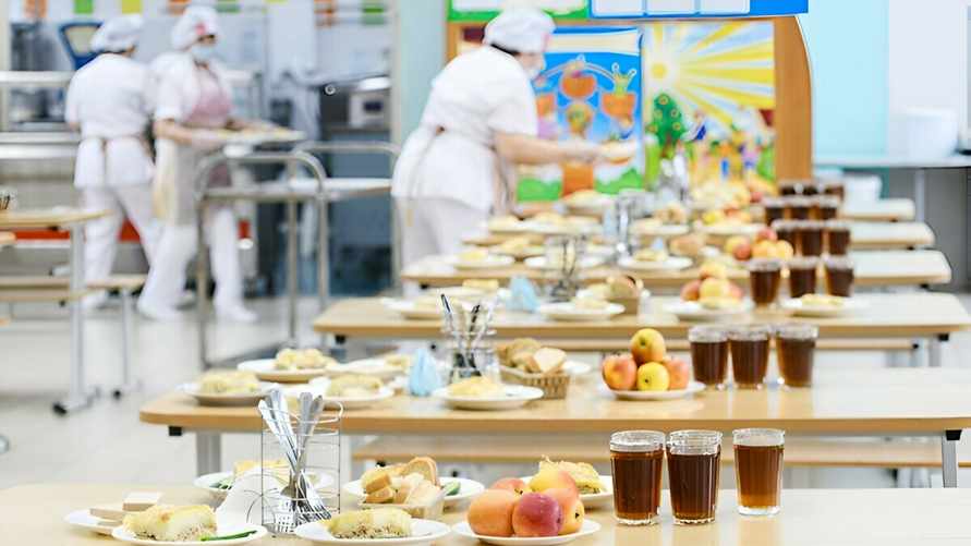 Сколько с 1 сентября будет стоить школьный обед? В Минобразования Беларуси назвали цену