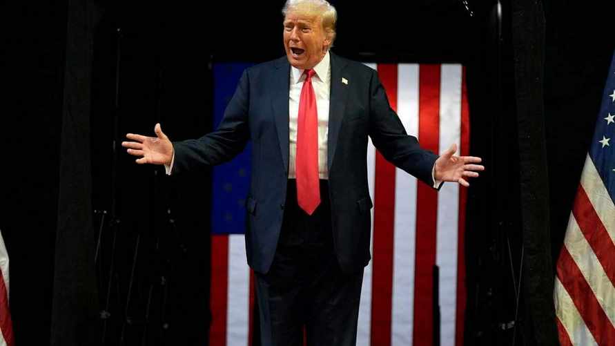 Трамп потребовал перенести дебаты с Харрис на телеканал, который поддерживает его. Та ответила