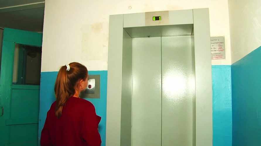 Должны ли белорусы платить за лифт, если живут на первом этаже? В ЖКХ ответили