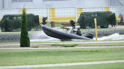 В МВД Беларуси показали «боевых пловцов» и СОБР на багги. Зачем нужны?