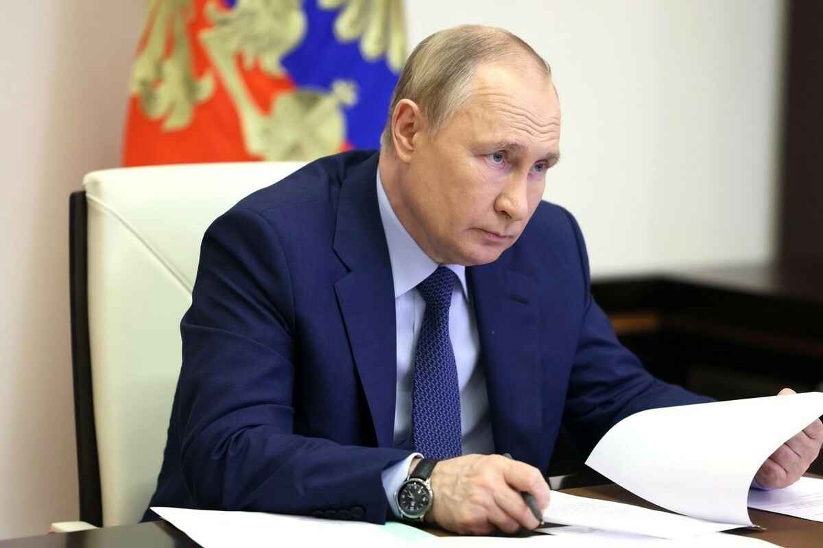 Путин разрешил переселяться в РФ на льготных условиях иностранцам, не принимающим "деструктивные установки своих стран"