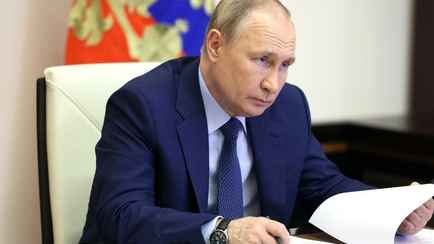 Путин разрешил переселяться в РФ на льготных условиях иностранцам, не принимающим «деструктивные установки своих стран»