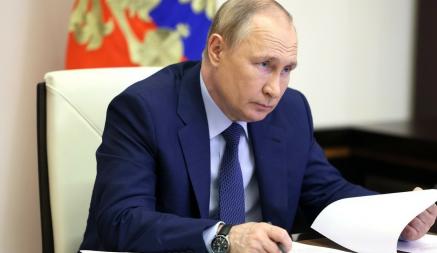 Путин разрешил переселяться в РФ на льготных условиях иностранцам, не принимающим «деструктивные установки своих стран»