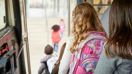 «Минсктранс» дал школьникам инструкцию, как самостоятельно активировать бесплатные проездные карты