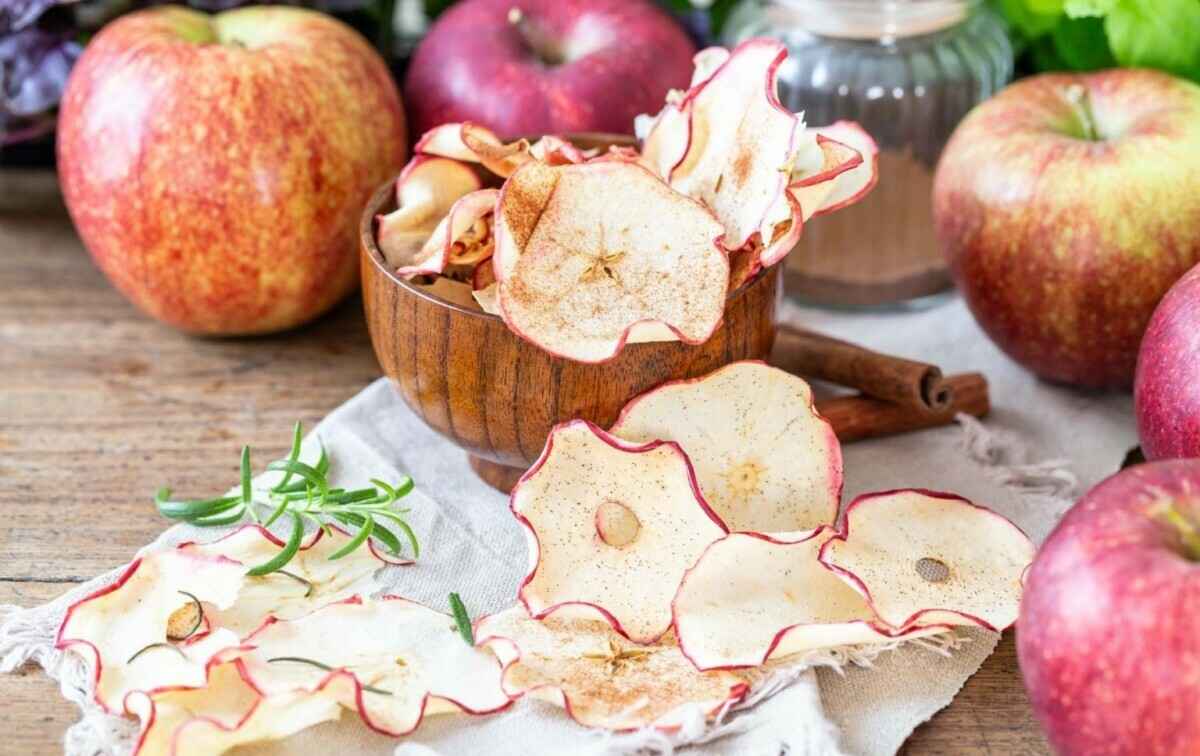 Как приготовить яблочные чипсы? Нашли рецепт "бабушкиного" суперфуда, который будет храниться до весны