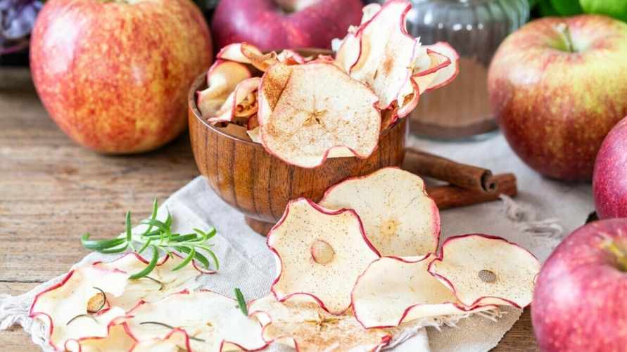 Как приготовить яблочные чипсы? Нашли рецепт "бабушкиного" суперфуда, который будет храниться до весны