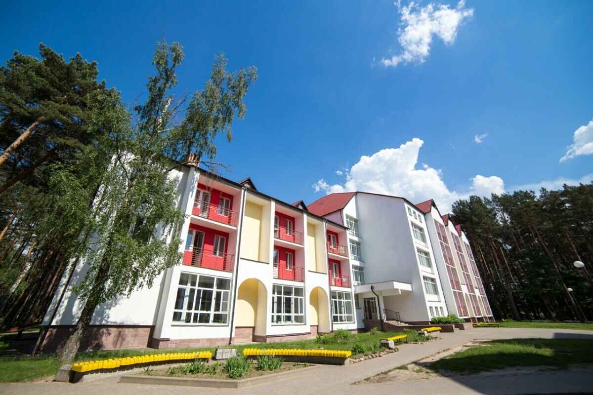 Минздрав сообщил о массовой вспышке кишечной инфекции в санатории под Кобрином. Что известно?