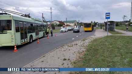 В Гомеле троллейбус наехал на 14-летнюю девочку — она в реанимации