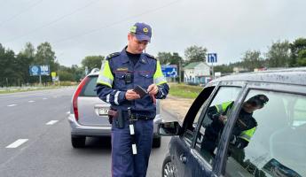 ГАИ начала отработку автодороги в 4 районах Беларуси. А где объявили рейды на учебные машины и такси?