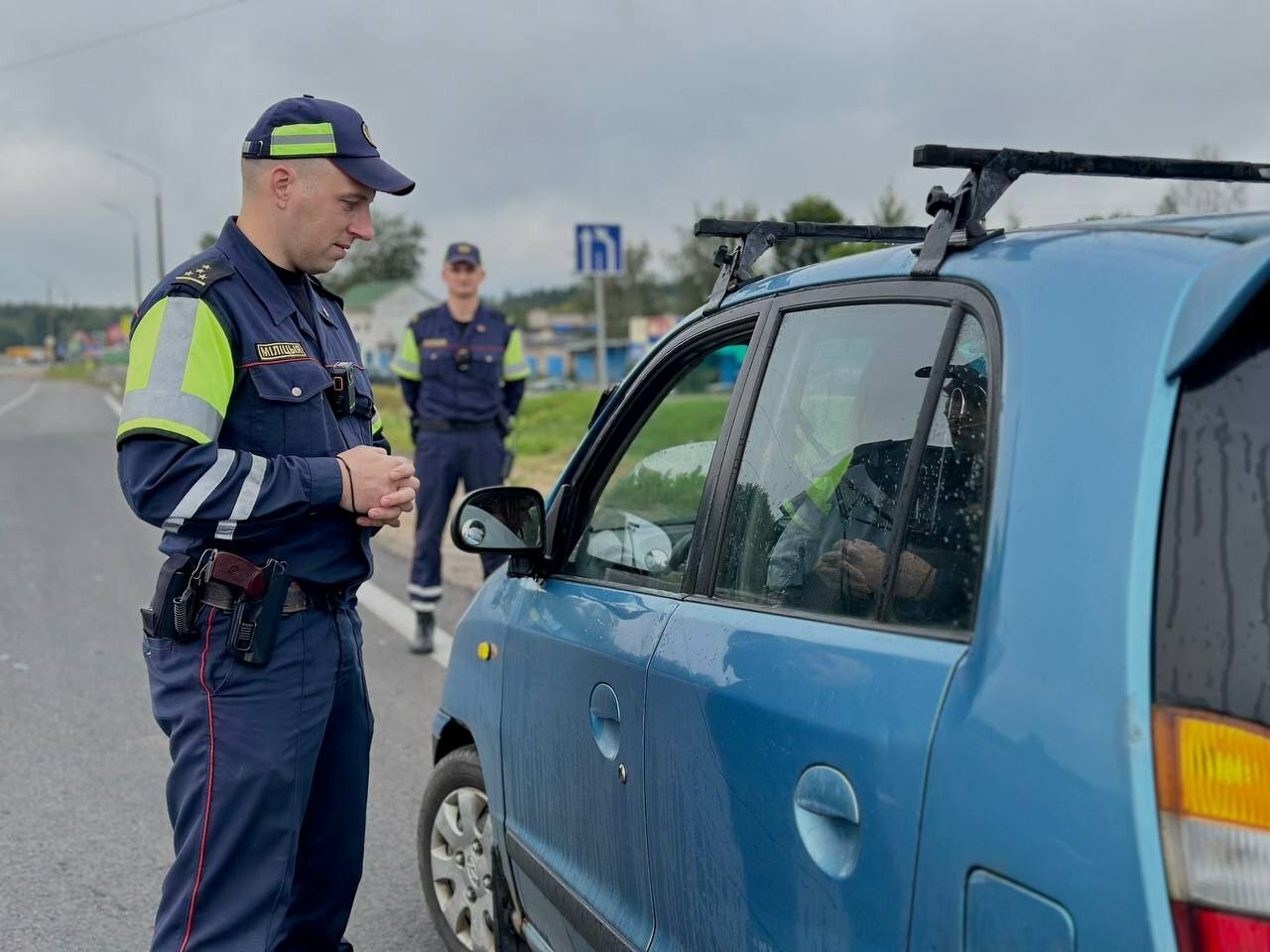 ГАИ начала отработку автодороги в 4 районах Беларуси. А где объявили рейды на учебные машины и такси?