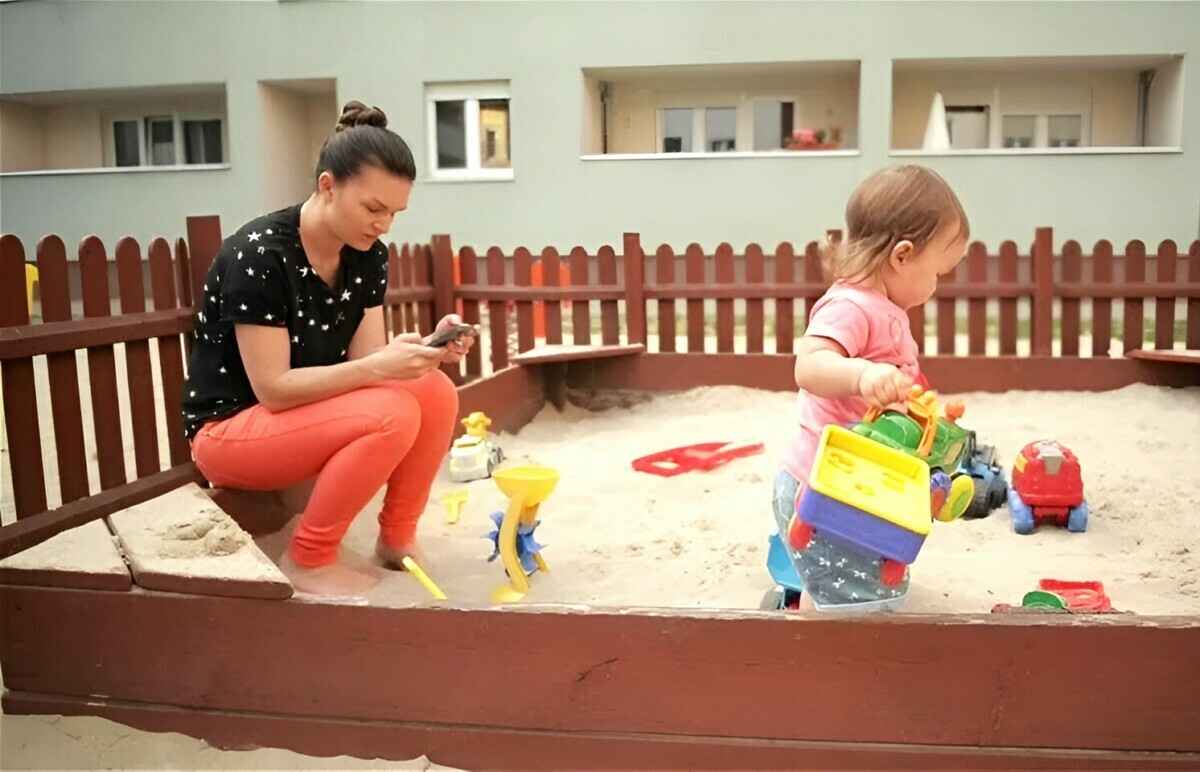 Можно ли работать в декрете и при этом получать пособие? В Минтруда Беларуси ответили