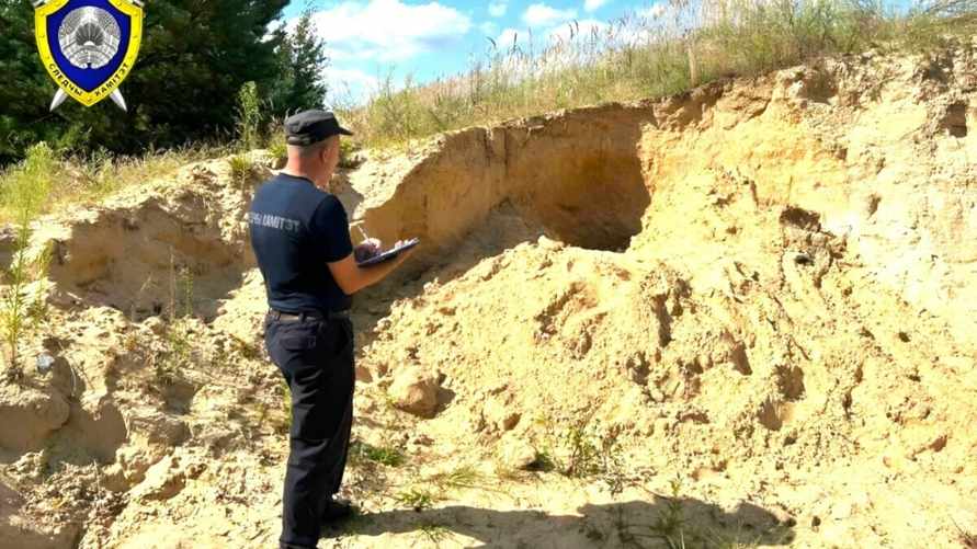 На Брестчине 11-летнего мальчика засыпало песком