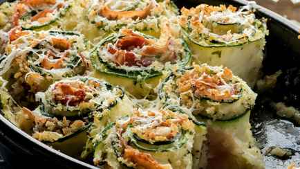 Больше никаких закусок из лаваша. Нашли рецепт кабачковых рулетиков с сыром, которые захочется повторить