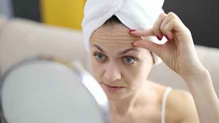 Эта домашняя маска от морщин на лбу заменит дорогую косметику. Вот как приготовить из 3 ингредиентов