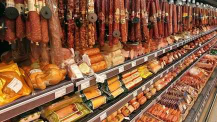 Россельхознадзор обнаружил в мясе и колбасе 5 белорусских предприятий антибиотики и кишечную палочку