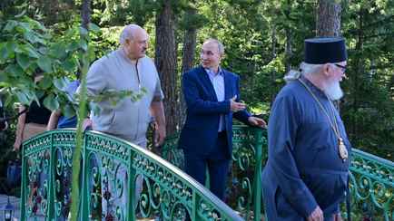 Путин к дню рождения Лукашенко наградил его орденом Святого апостола Андрея Первозванного