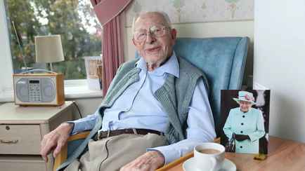 112-летний британец стал самым старым мужчиной на Земле. Почему его «секрет» — плохая новость для многих?