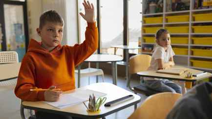 Психологи предложили белорусским школьникам и их родителям бесплатные консультации по адаптации после каникул. Как записаться?