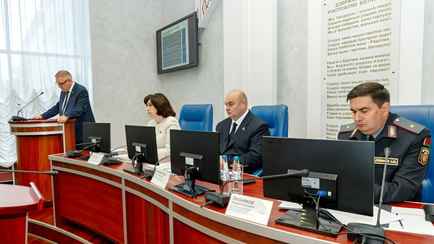 Кочанова поручила исполкомам «держать в поле зрения» эту категорию белорусов