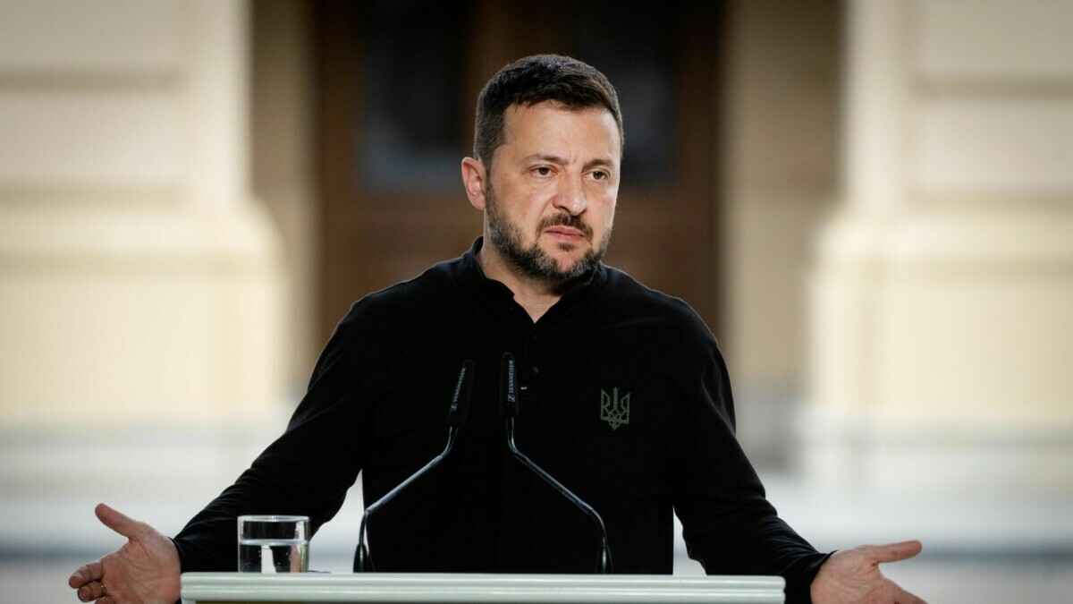 "Хочет поставить всё на карту" - Зеленский решил предложить "временное замораживание" войны - Bild