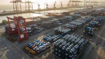 Продажи электромобилей в Европе «пробили дно». Какая автокомпания уже решила закрыть заводы?