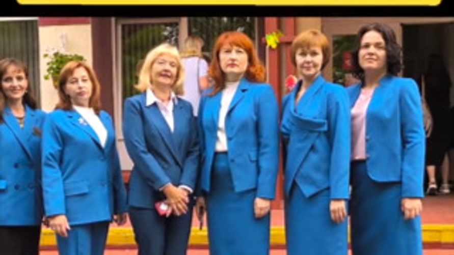 "Как будто работники почты" — В Молодечно ввели единую форму для учителей. Мнения подписчиков TikTok разделились