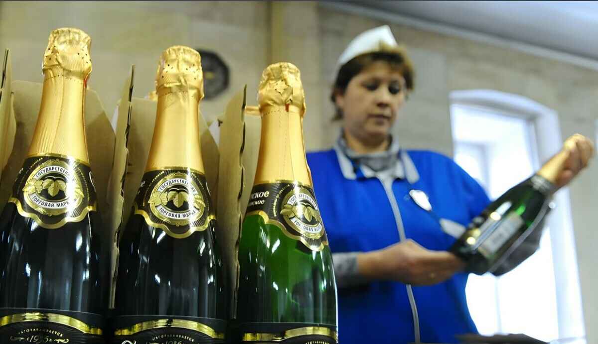 Совмин Беларуси повысил квоты на плодово-ягодные вина. А что с шампанским, виски и ромом?