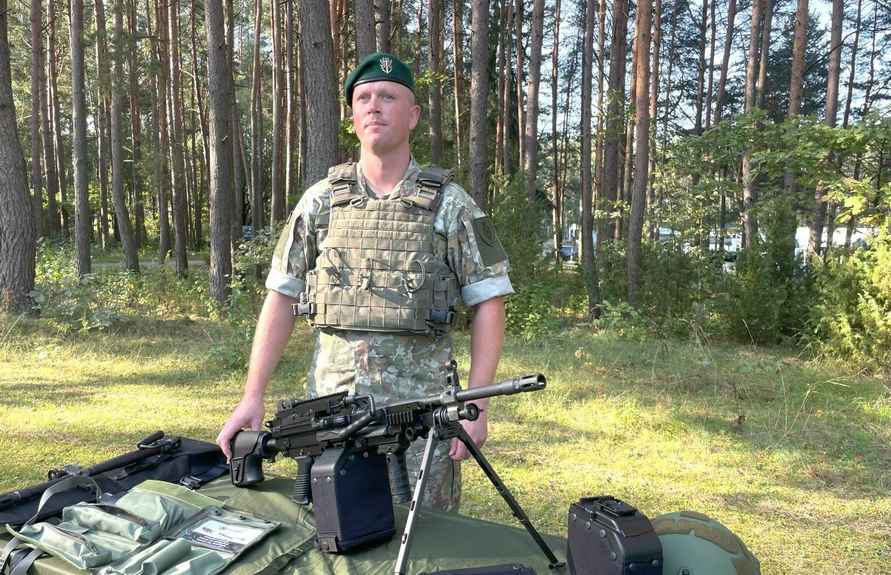 Бельгийские пулеметы и немецкие винтовки. В Литве показали, на что потратили 3 млн евро для вооружения солдат на границе с Беларусью