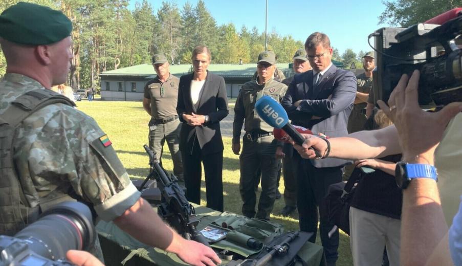 Бельгийские пулеметы и немецкие винтовки. В Литве показали, на что потратили 3 млн евро для вооружения солдат на границе с Беларусью