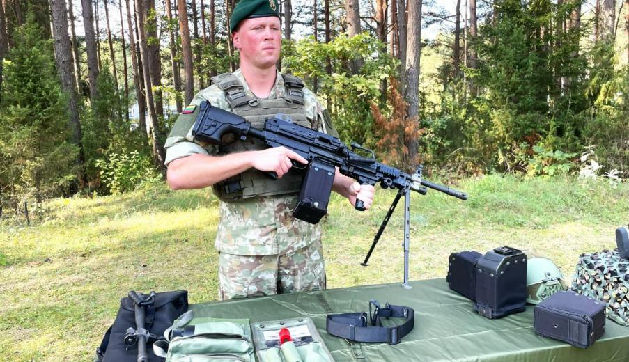 Бельгийские пулеметы и немецкие винтовки. В Литве показали, на что потратили 3 млн евро для вооружения солдат на границе с Беларусью