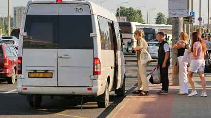 Когда можно будет оплатить картой? Совмин и Нацбанк обязали белорусских маршрутчиков установить платежные терминалы