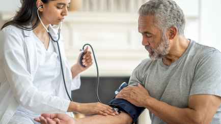 Учёные назвали овощи, которые могут снизить артериальное давление. Сколько раз в неделю есть?