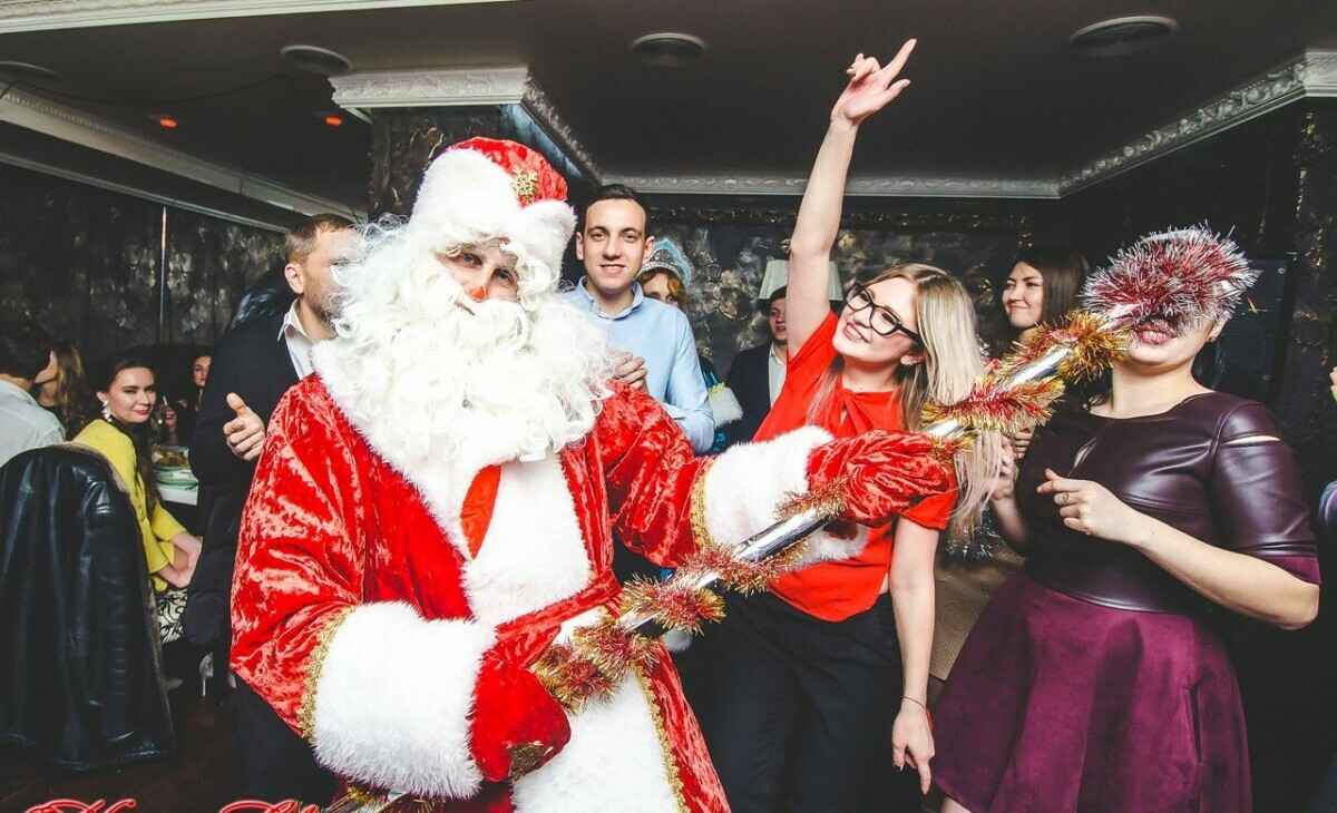 Совмин запретил ИП вести корпоративы. Как предложили работать белорусским Дедам Морозам?