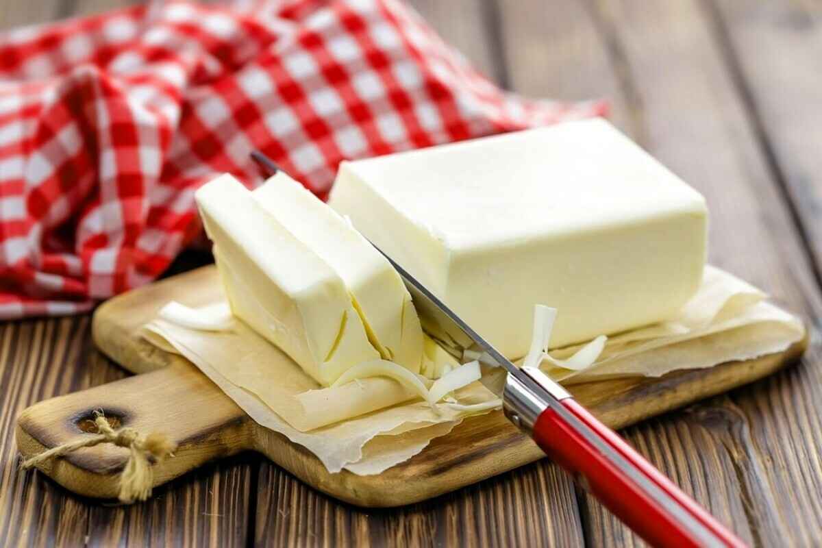 Как легко намазать холодное масло на бутерброд? Нашли 3 способа, где не нужно ждать, пока подтает