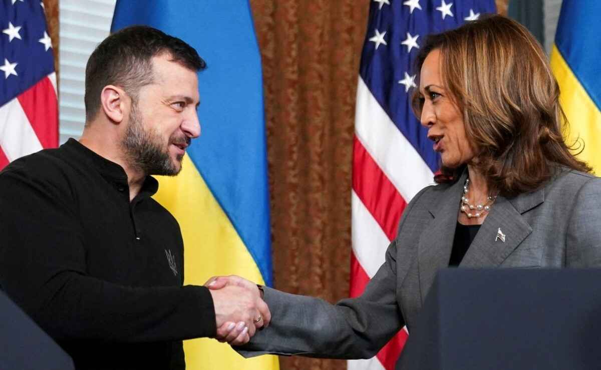 Харрис на встрече с Зеленским назвала предложение Трампа о перемирии с Россией "опасным и неприемлемым"