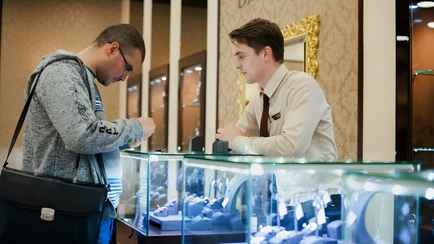 Может ли парень подать в суд, если девушка после расставания не хочет возвращать дорогой подарок? Адвокат ответил