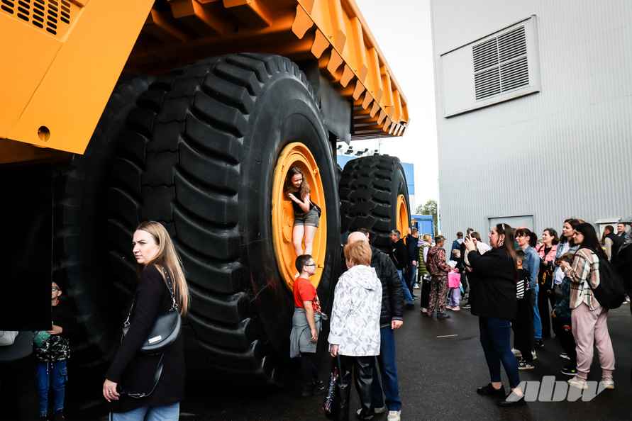 В Жодино заметили очередь из сотни человек, которая растянулась где-то на 50 метров. За чем стояли?