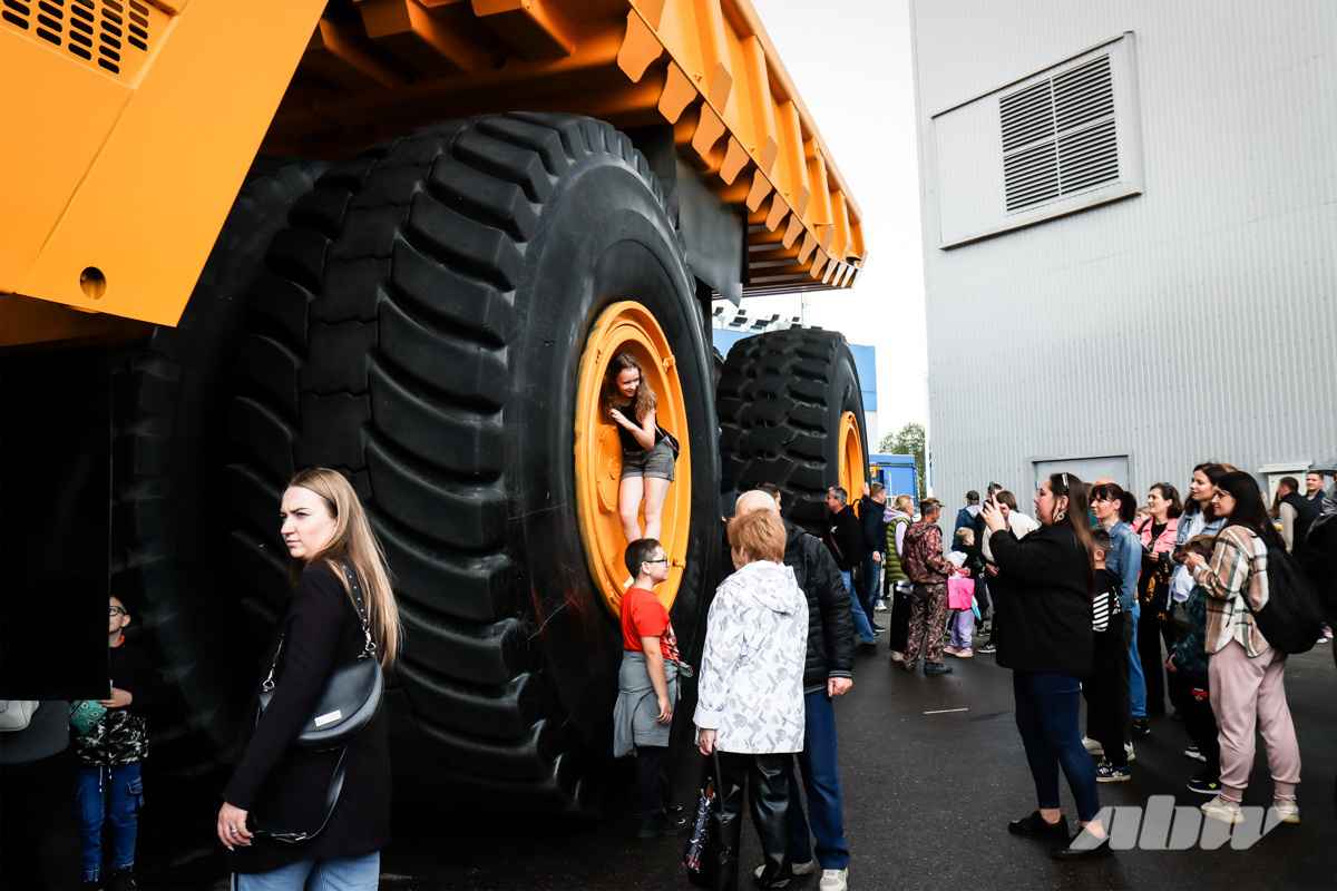 В Жодино заметили очередь из сотни человек, которая растянулась где-то на 50 метров. За чем стояли?