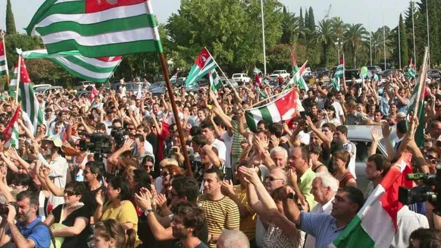 Начало примирения? В МИД Абхазии оценили предложение Грузии "встать на путь взаимного прощения"