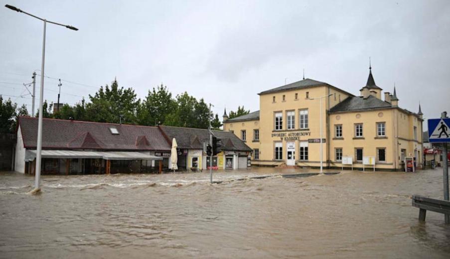 В Польше ввели режим стихийного бедствия из-за наводнения, которое "случается раз в 100 лет"