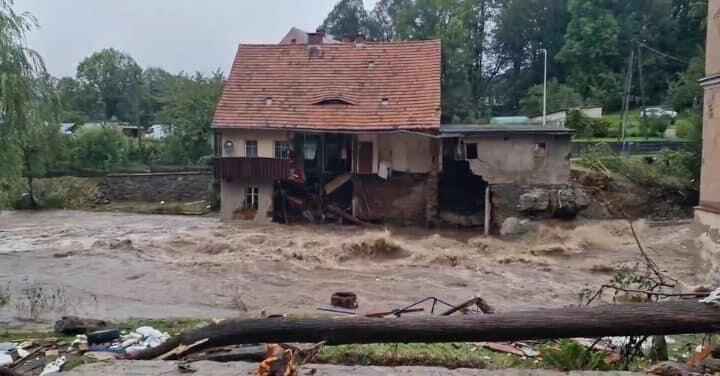 В Польше ввели режим стихийного бедствия из-за наводнения, которое случается раз в 100 лет