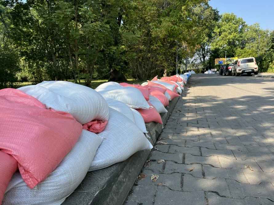 Поляки показали, во что циклон «Борис» превратил города. Синоптики предупредили - «апогей большой воды» ещё впереди