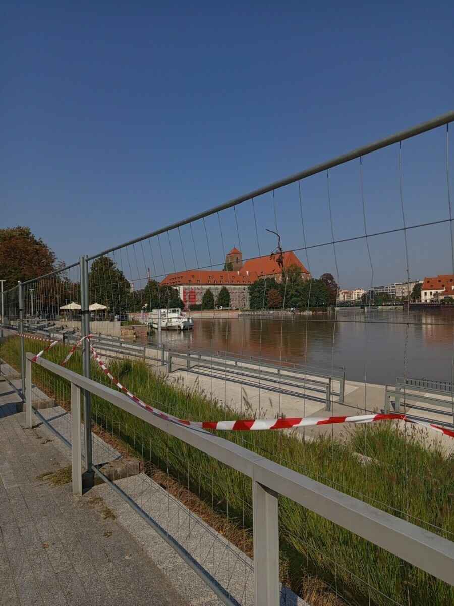 Поляки показали, во что циклон «Борис» превратил города. Синоптики предупредили - «апогей большой воды» ещё впереди