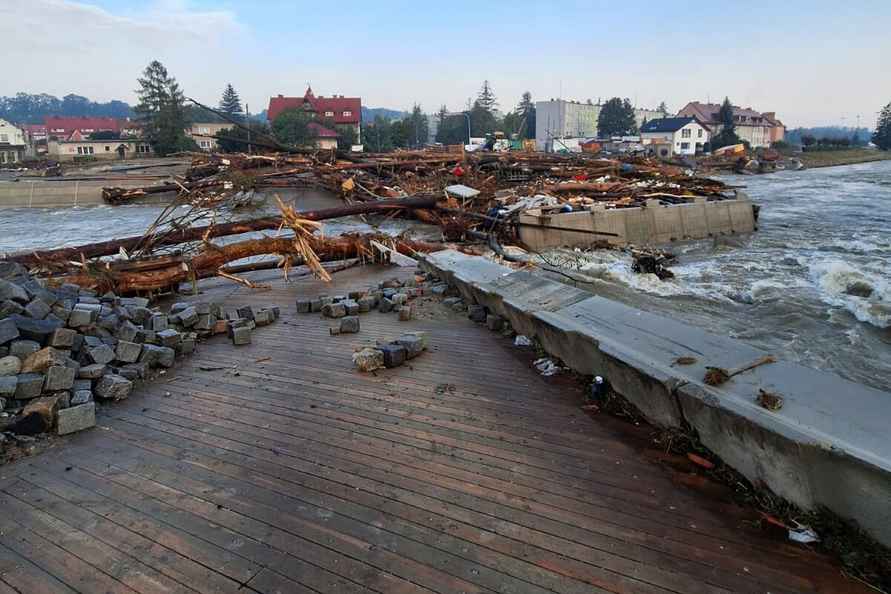Поляки показали, во что циклон «Борис» превратил города. Синоптики предупредили - «апогей большой воды» ещё впереди