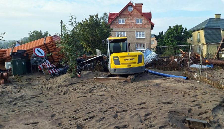 Поляки показали, во что циклон «Борис» превратил города. Синоптики предупредили — «апогей большой воды» ещё впереди