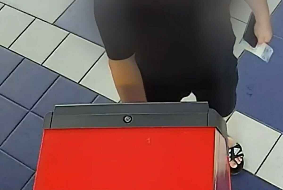 Минчанин положил 600 рублей через инфокиоск - на карту не пришли, но оказались у другого человека