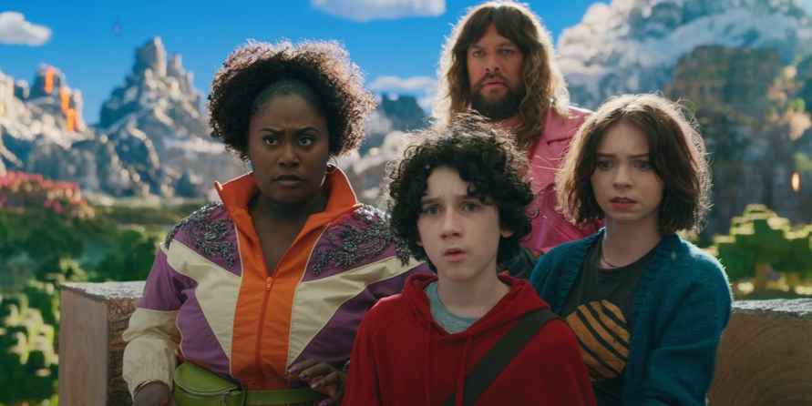 Фанат воссоздал трейлер Майнкрафт фильма в естественной квадратной анимации. Зрители попросили не показывать оригинальное кошмарное кино