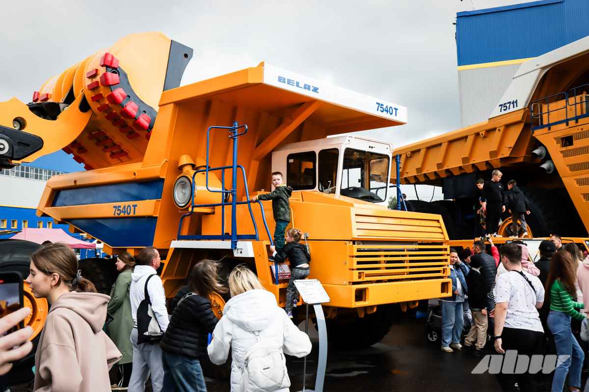 В Жодино заметили очередь из сотни человек, которая растянулась где-то на 50 метров. За чем стояли?