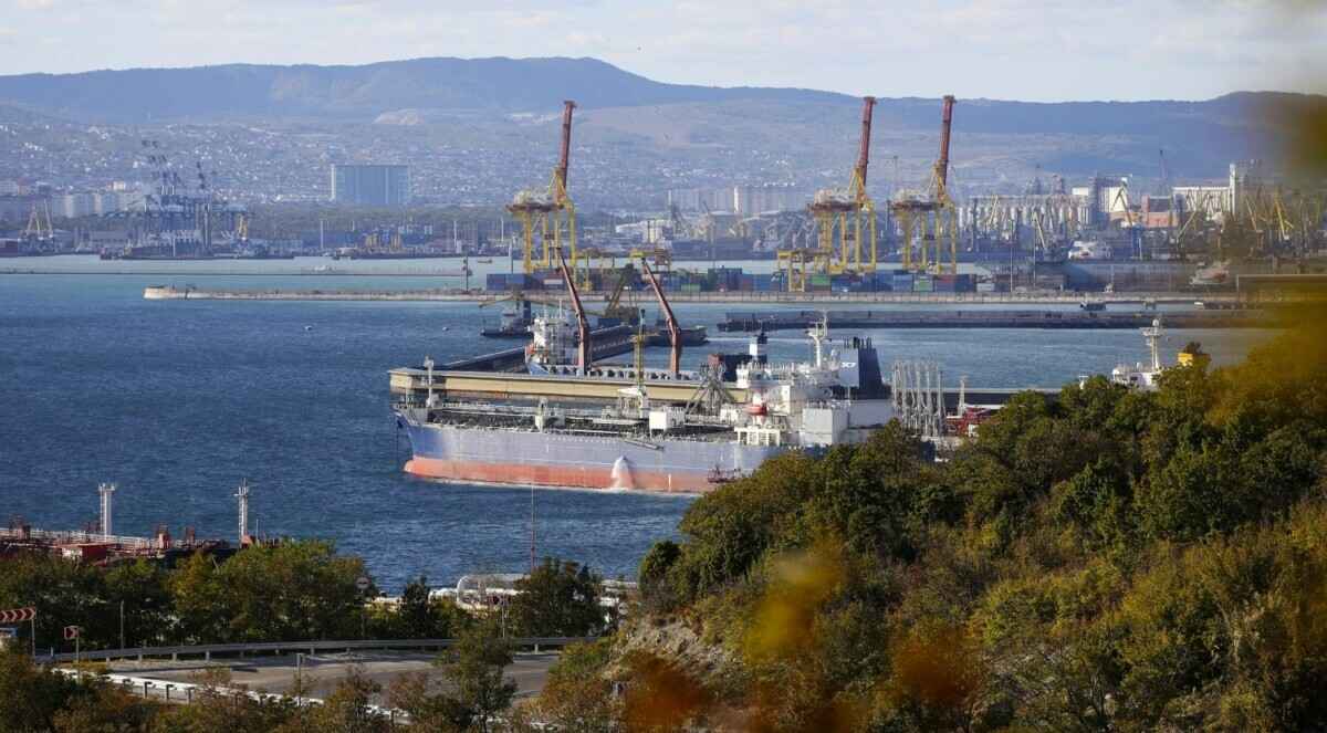 Великобритания внесла в "чёрный список" ещё 10 судов российского "теневого флота"